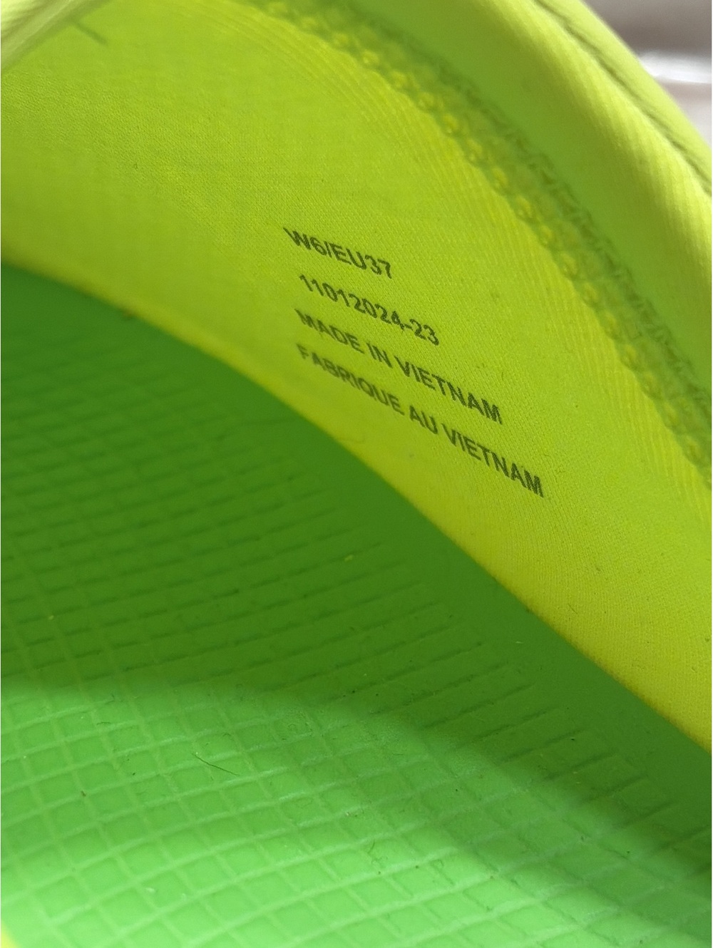 OOFOS OOfoam sole Electro neon-yellowWomen's OOcoozie Sport Mule - Picture 5 of 8